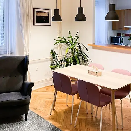 Rodinny Pro 4 Na Brno-stred Apartament *